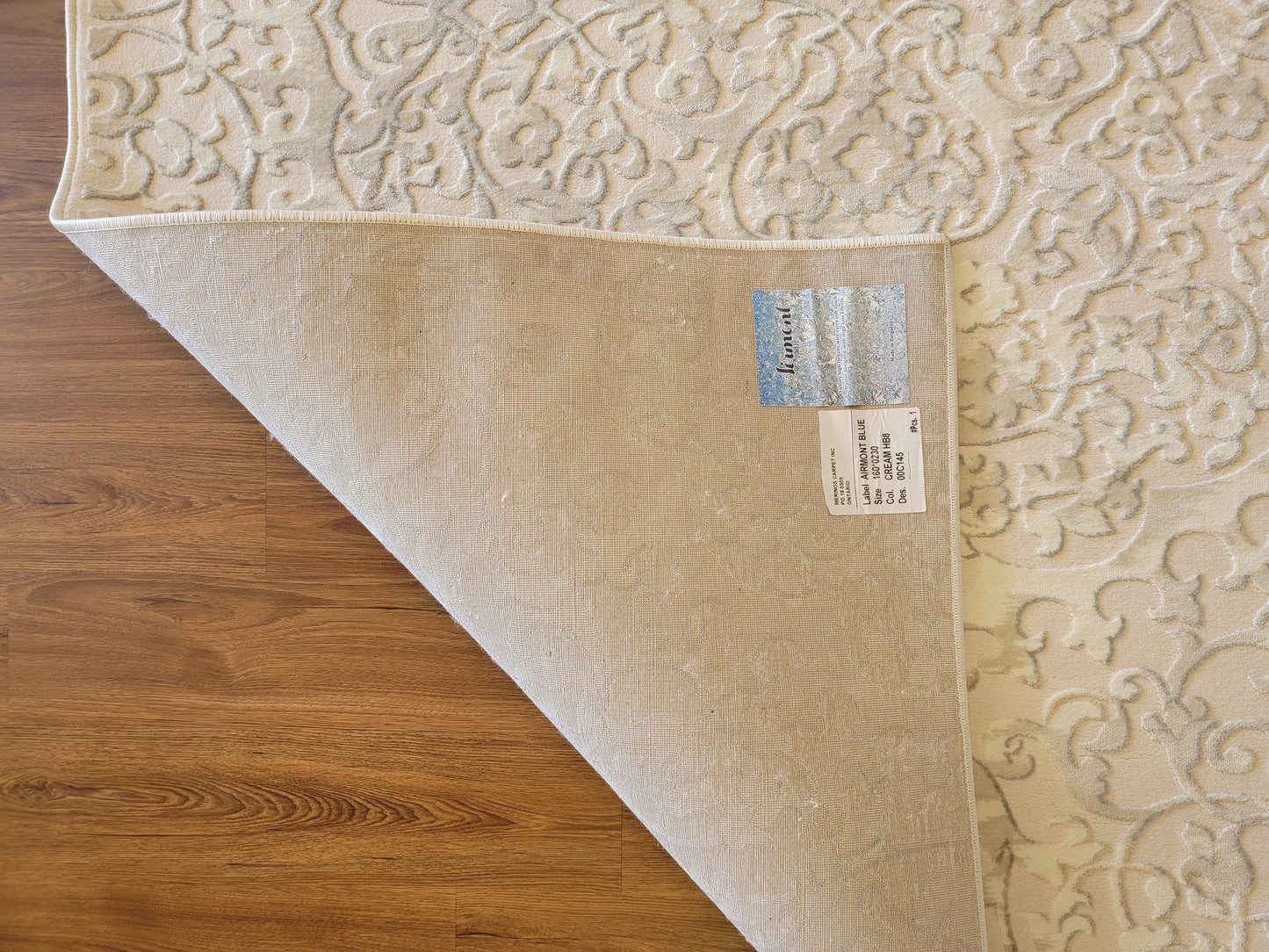 Airmont Modern Traditional Area Rug. Cream, White, and Light Gray