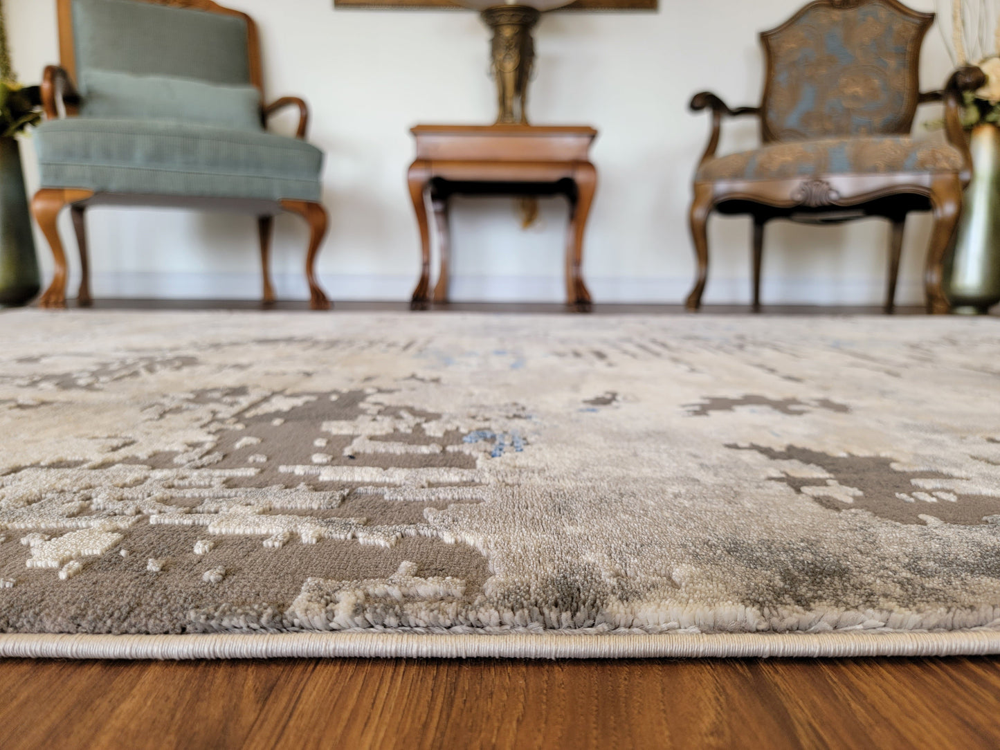 Armodies Abstract Area Rug. White, Ash Gray, and Blue