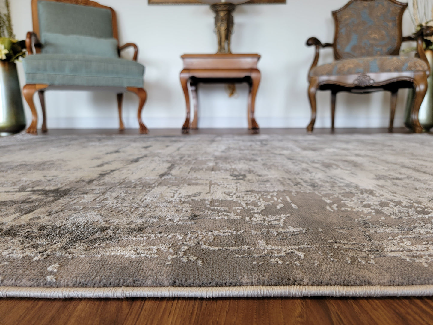 Armodies Abstract Area Rug. Silver, Ash Gray, and Dim Gray