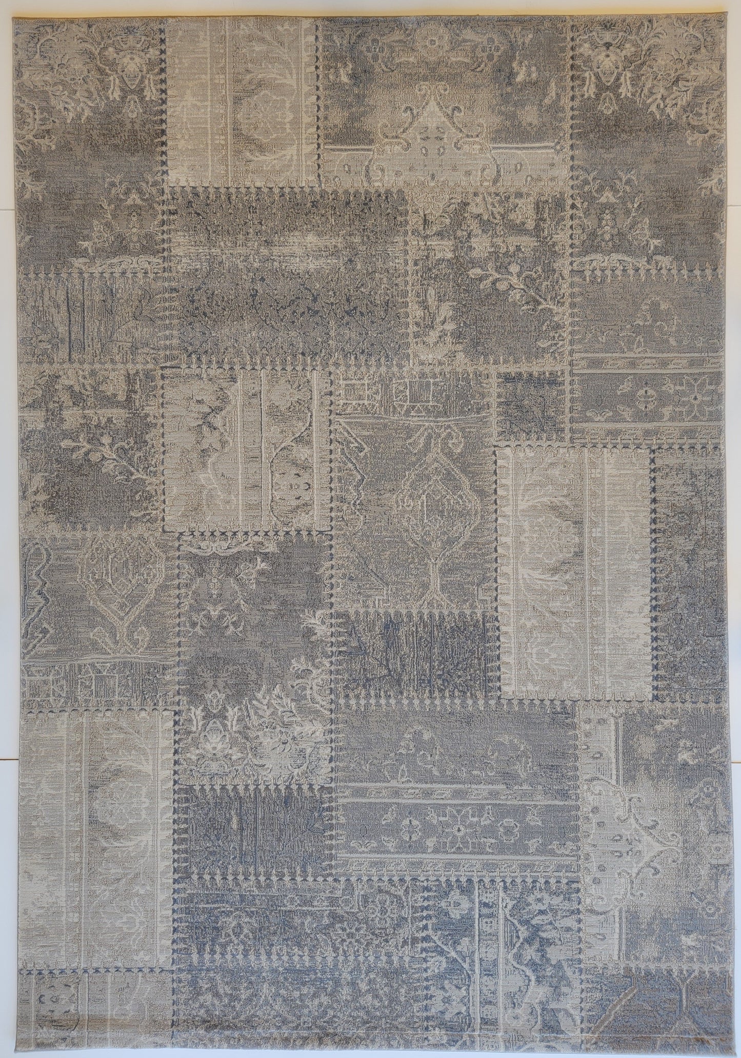 Baguette Modern Traditional Area Rug. Beige and Gray