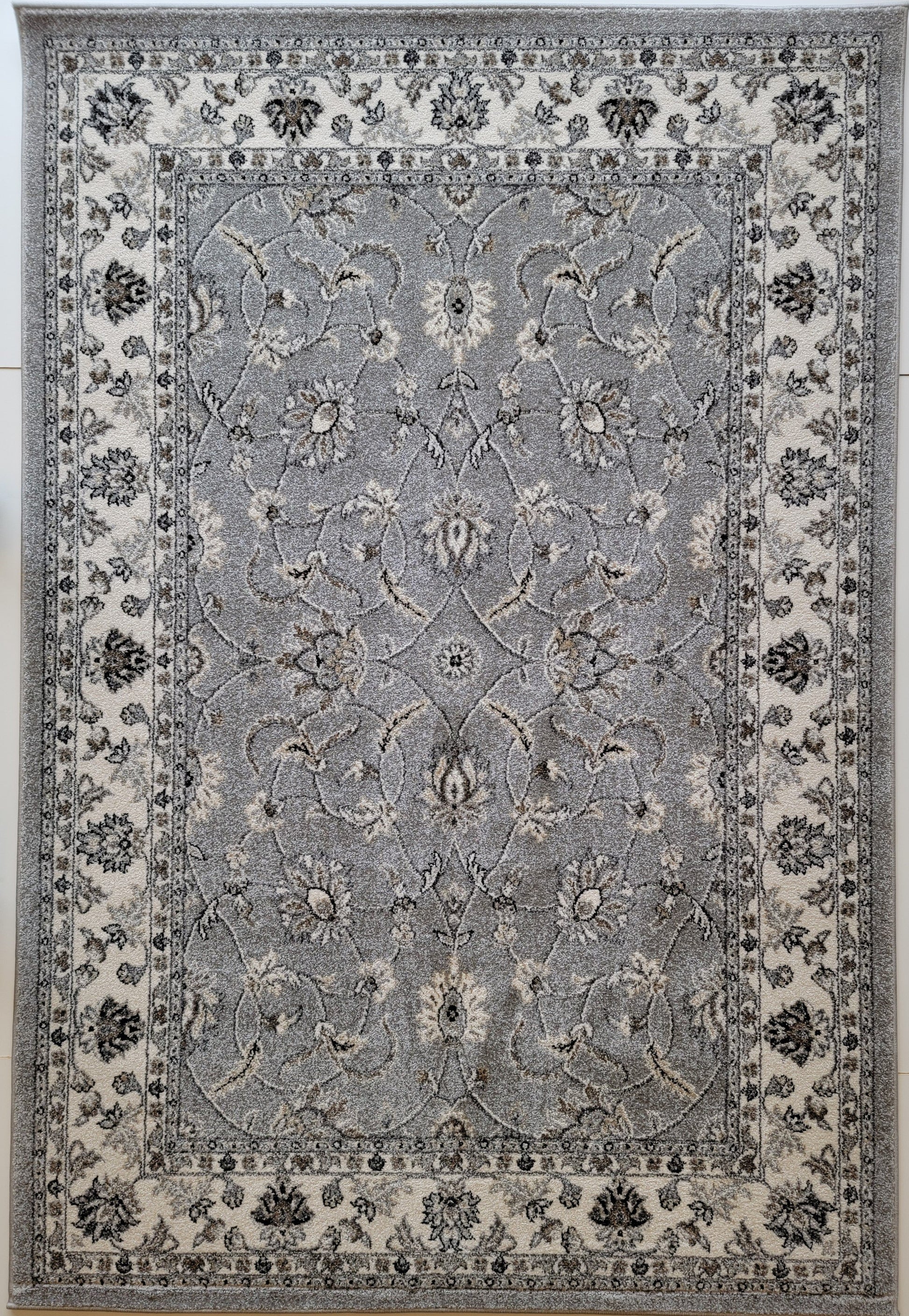 Chester Modern Traditional Area Rug. White and Silver