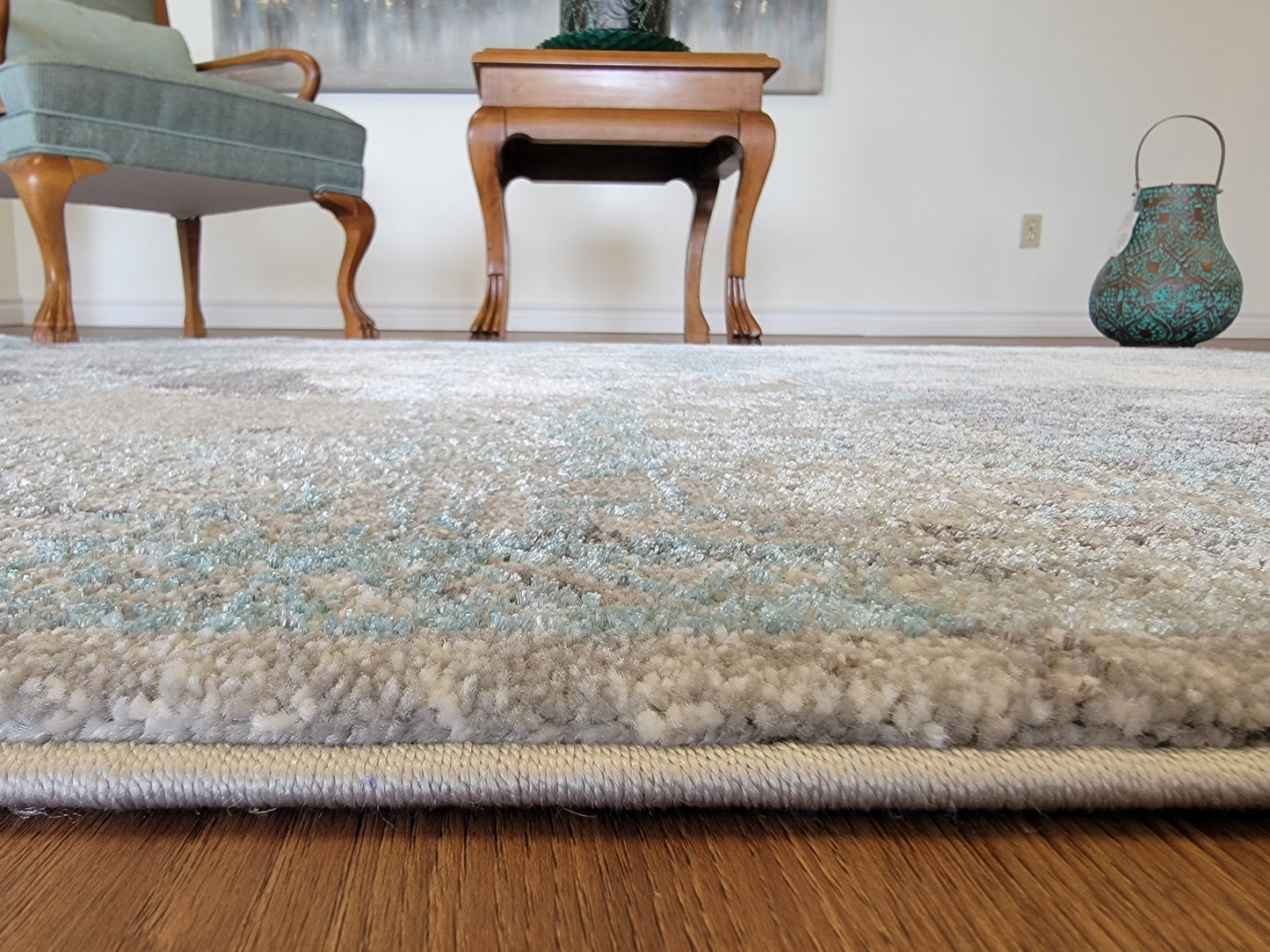 Despina Modern Traditional Area Rug. Light Blue, Platinum, and Metallic Gray