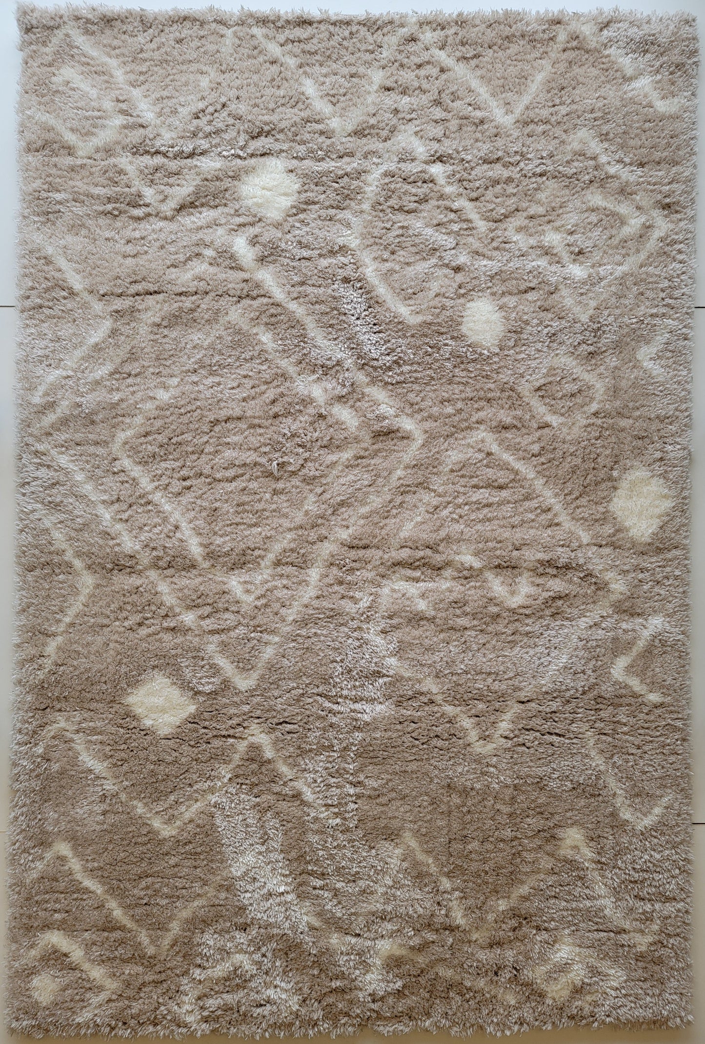 Flokati Shag Area Rug. White and Tan 